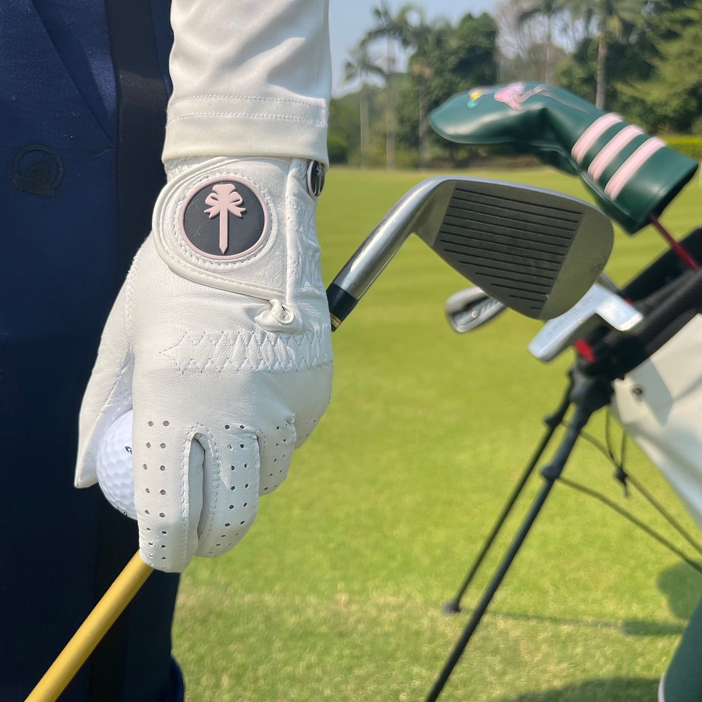 PINKTEE Women's Golf Glove Soft Cabretta Leather Left Hand Grip Comfort Fit Small Medium Large for Outdoor Sports Golf Tournament