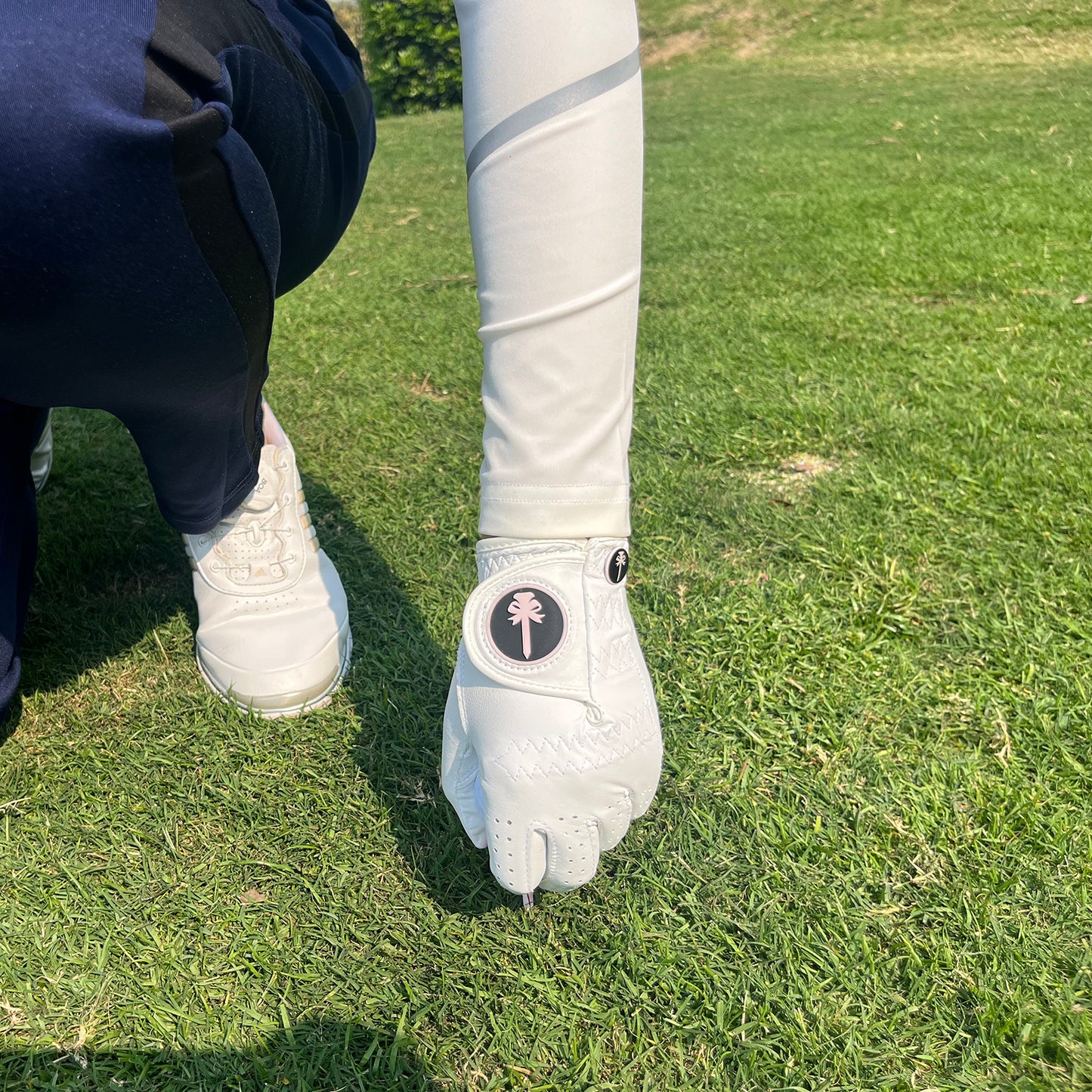 PINKTEE Women's Golf Glove Soft Cabretta Leather Left Hand Grip Comfort Fit Small Medium Large for Outdoor Sports Golf Tournament