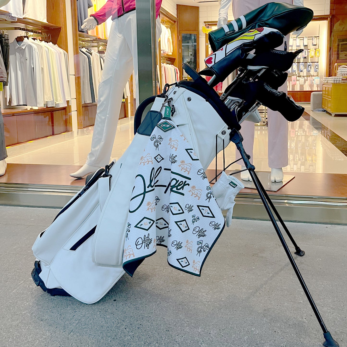 Magnetic Golf Towels, 24''x16'' Fast Drying Microfiber Waffle Azalea Golf Towel for Carts or Golf Clubs, for Men Women