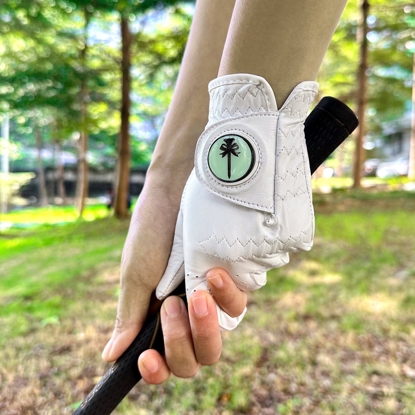 PINKTEE Women's Cabretta Leather Left Hand Golf Glove with Ball Marker, Size Small Medium Large XL